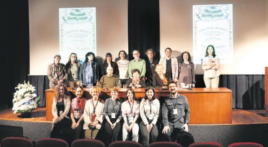 ‘Seyirci sorununu sahnede aramak gerek’