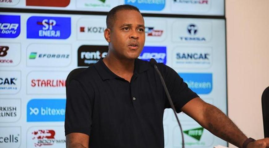 Patrick Kluivert: Ayaklarımızın yere basması lazım