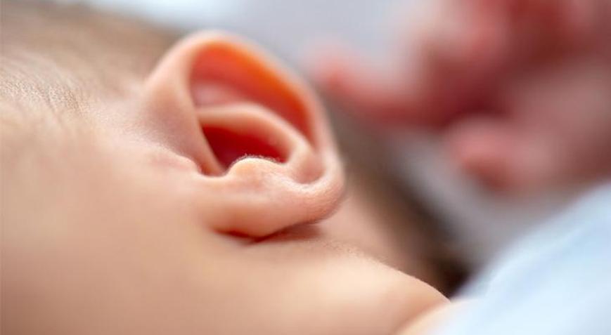 Adını duyunca cevap vermiyorsa dikkat Bebeklerde 3. ve 6. ayda belirti veriyor