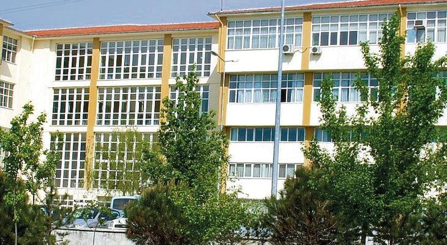 Üniversiteyi kazandılar ama binasız kaldılar