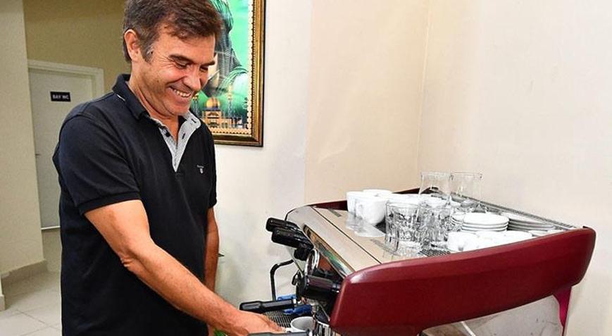 Beşiktaş efsanesi Feyyaz Uçar, barista kursundan mezun oldu