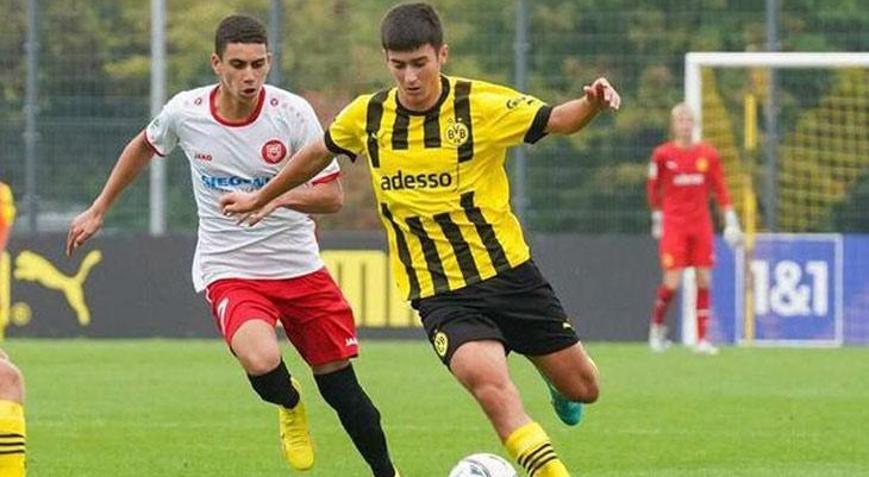 Galatasaray, Gökdeniz Gürpüz ile 3 yıllık sözleşme imzaladı