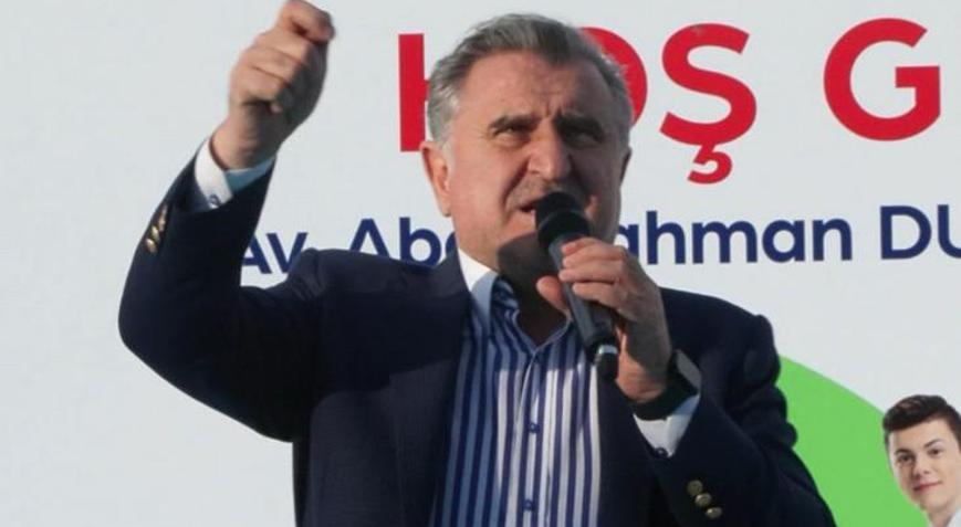 Bakan Bak: Bu yıl sonunda 10 milyon çocuğumuz yüzme öğrenecek