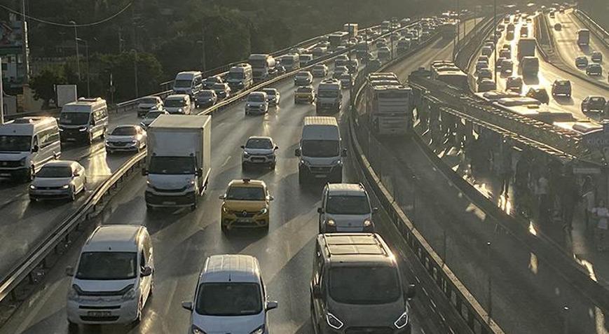 İstanbulda yarın bazı yollar trafiğe kapatılacak