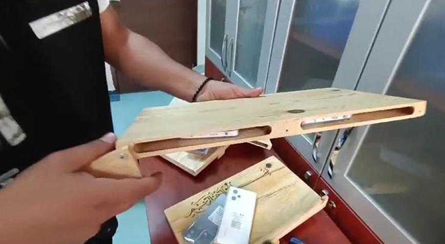 Yer Adana: Rahlenin içinden kaçak telefon çıktı