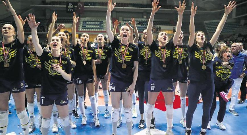 Türk voleybolunda ilklerin takımı Fenerbahçe