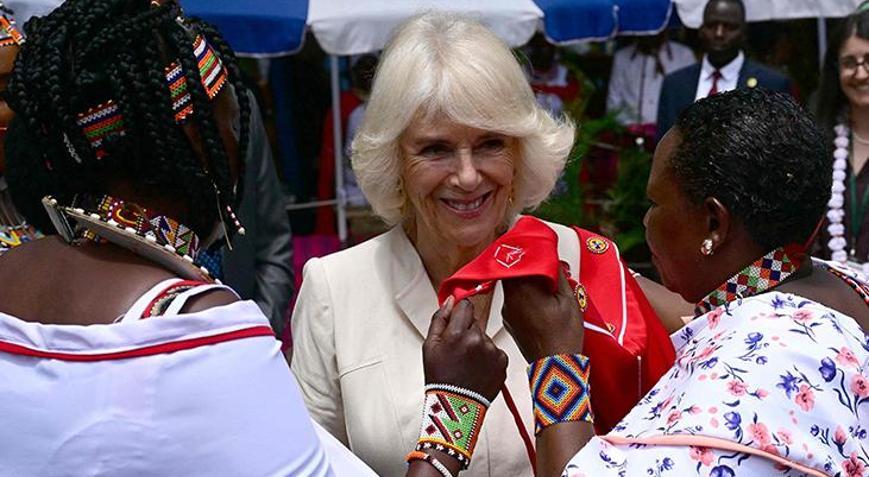Kraliçe Camilla pazar gezdi, alışveriş yaparken parası bitti