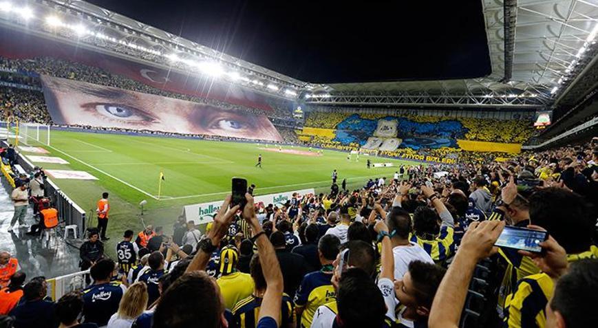 Fenerbahçeden Cumhuriyet Bayramı koreografisi