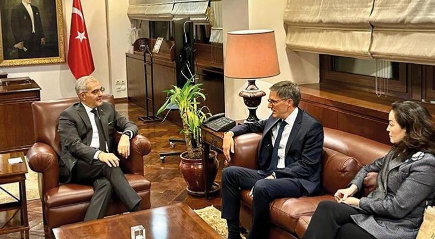 Bakan Yardımcısı Akçapar, ABD Dışişleri Bakanlığı Müşaviri Chollet ile görüştü