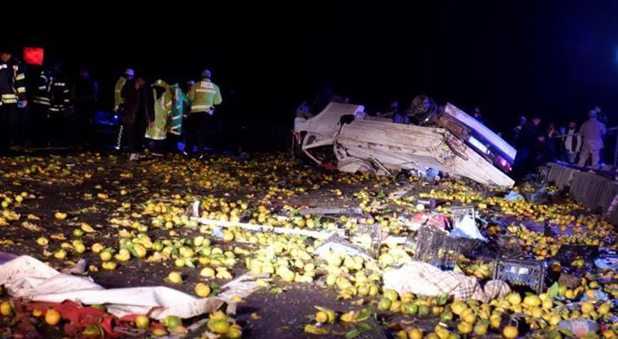 Erzurum-Pasinler yolunda feci kaza! �l� ve yaral�lar var