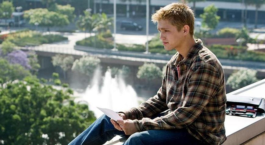 Genç oyuncu yatak odasında ölü bulundu