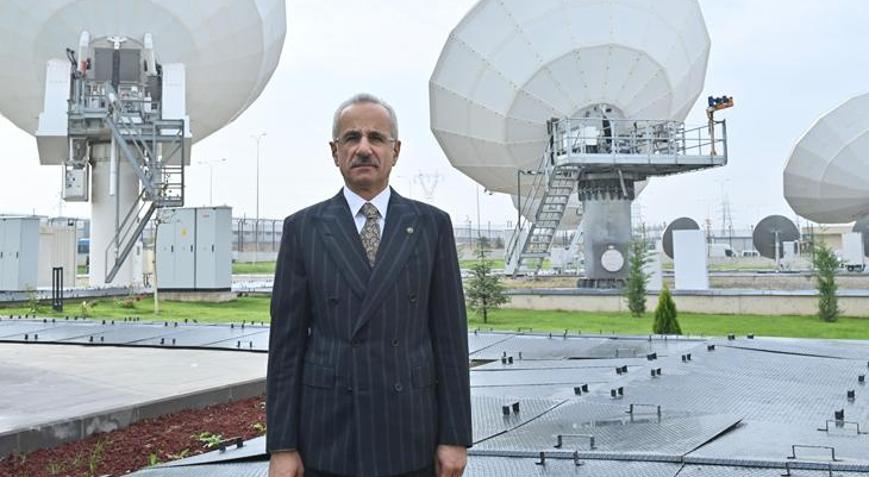 Bakan Uraloğlu ‘hayırlı olsun’ diyerek açıkladı Türksatın yeni merkezi hizmete alındı