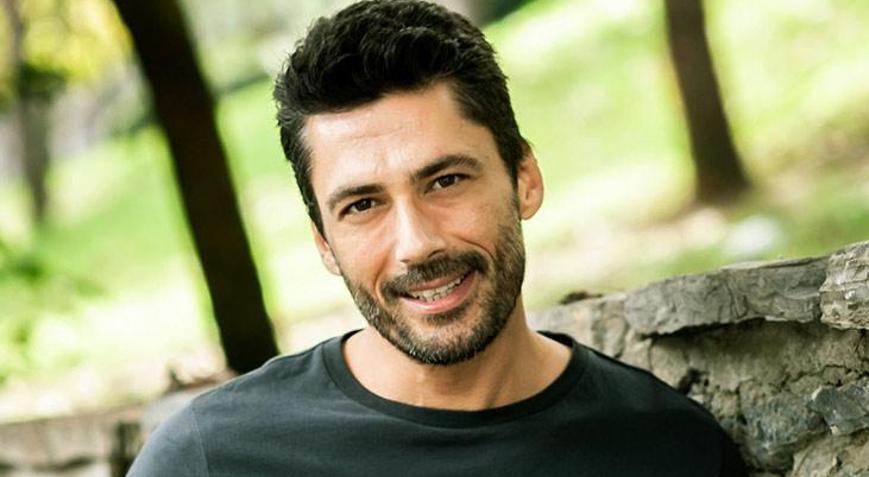 Hayranları çok sevinecek Yakışıklı oyuncu Arka Sokaklarda