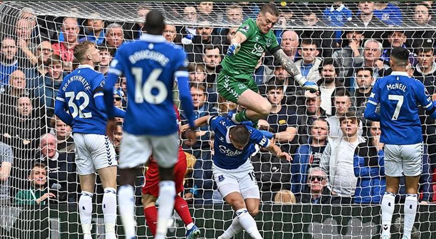 Evertona 10 puan silme cezası Küme düşme hattına gerilediler