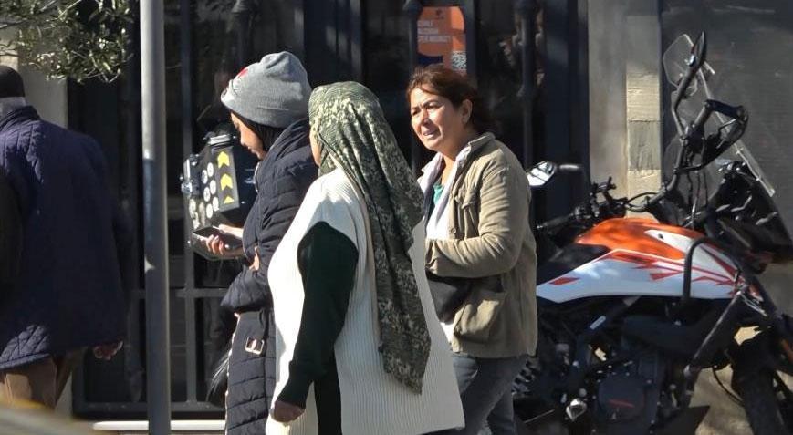 İki kadının akılalmaz oyunu ekipler tarafından yakalandılar