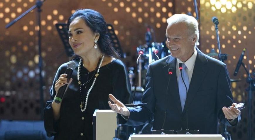 Türkan Şoray ve Ediz Hundan öğretmenlere sürpriz