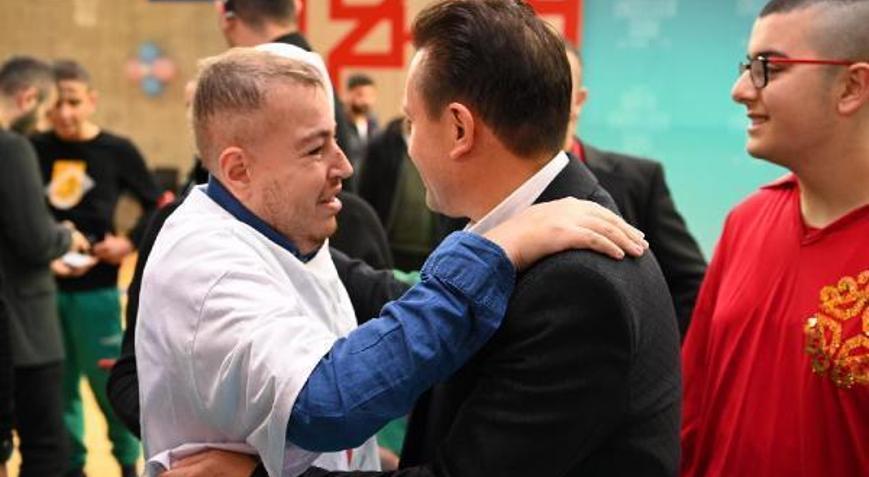 Tuzlada özel çocuklar Dünya Engelliler Gününde sahne aldı