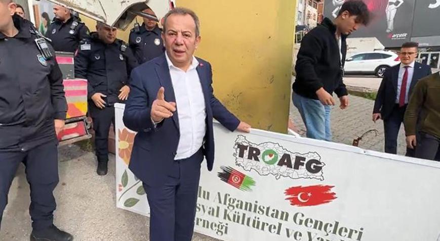 Tanju �zcan: Arap�a tabela as�lmas�na izin vermeyece�im