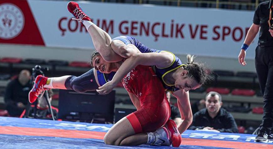 Kadınlar Türkiye Güreş Şampiyonası heyecanı sona erdi