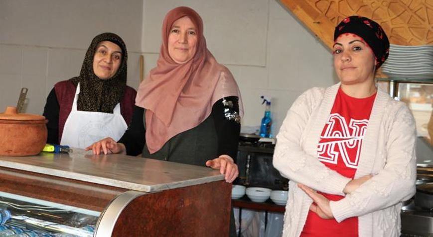 Evini satarak iş kurdu Hemcinslerine ekmek kapısı oldu