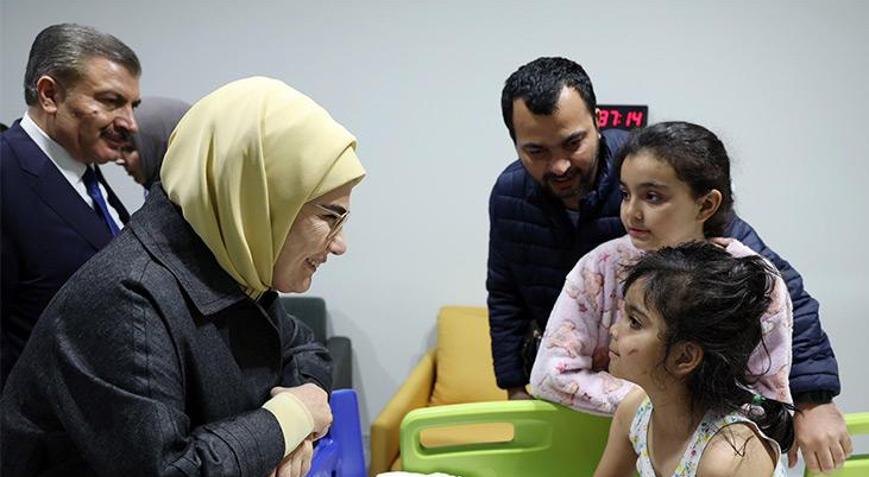Filistinli çocukları ziyaret eden Emine Erdoğandan yeni paylaşım