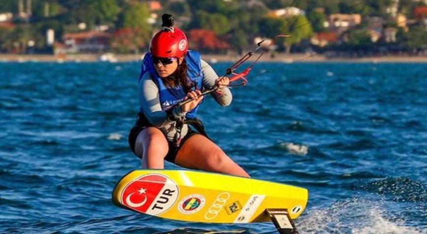 Derin Atakan, Formula Kite Gençler Dünya Şampiyonu oldu