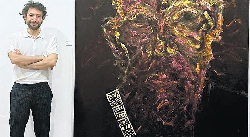 Elinde bavulla sanat yolunda