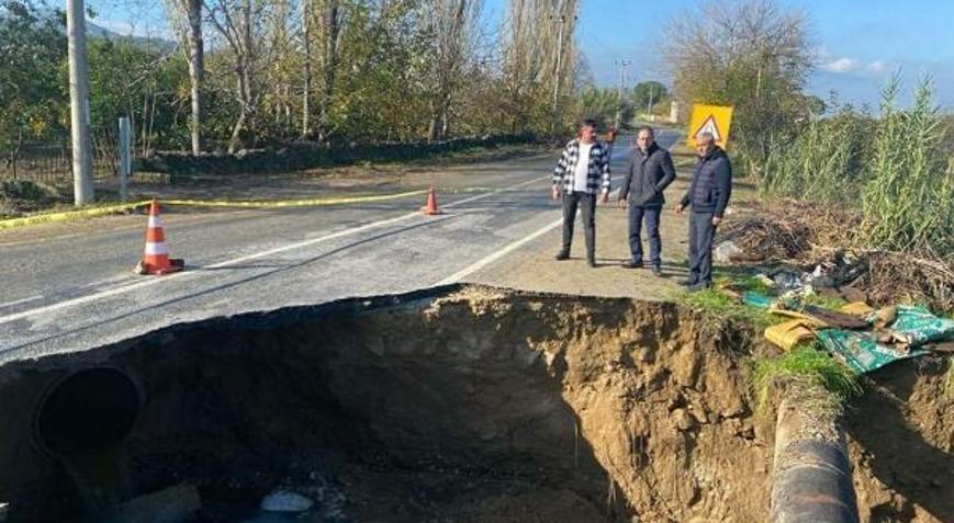 Başkan Kaplandan yağmurda çöken yolda inceleme