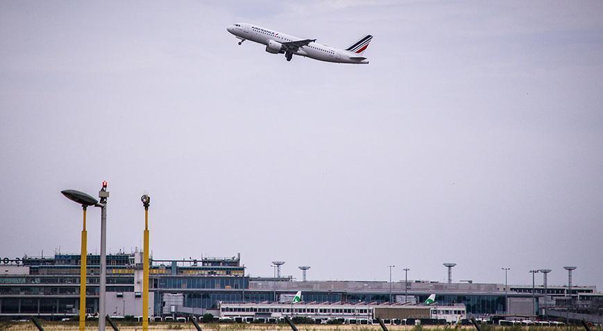 Pariste akılalmaz olay Uçağın iniş takımında kaçak yolcu bulundu