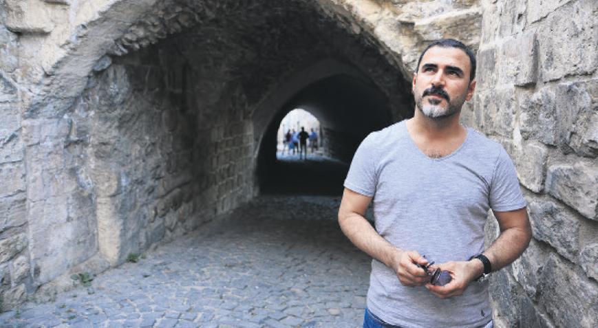 ‘Halkının ozanı ol’