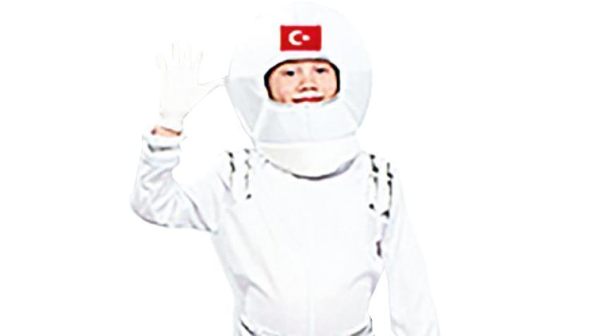 Gözde karne hediyesi astronot kostümü