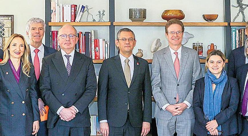 CHP’de ‘aday tartışması’ giderek büyüyor: ‘Asker belediye başkanı istiyorlar’