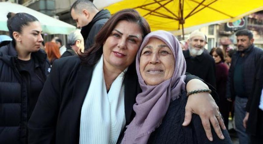Başkan Çerçioğlu Efeler'de pazarda vatandaşlar ve esnafla buluştu - Aydın  Haberleri