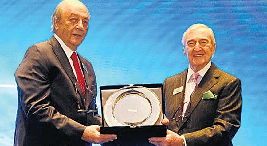 TÜSİAD’da ‘Özilhan’ gitti ‘Aras’ geldi