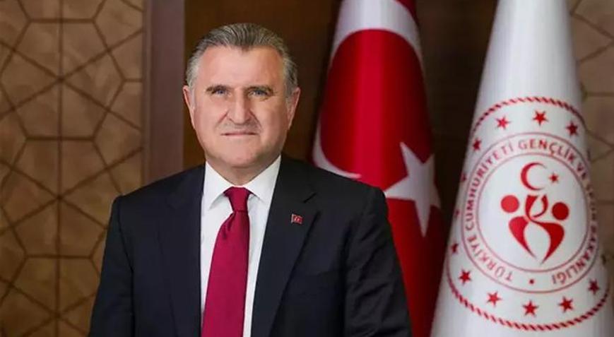 Bakan Baktan milli güreşçilere tebrik mesajı