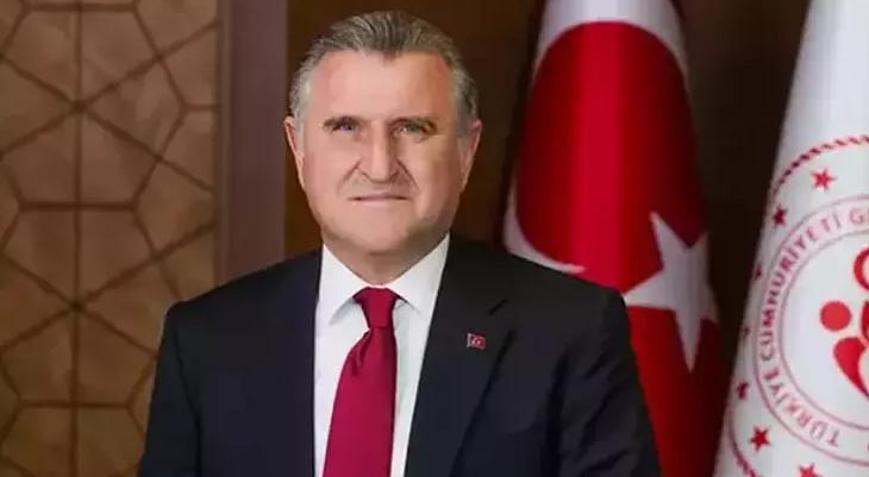 Bakan Baktan milli güreşçilere tebrik mesajı