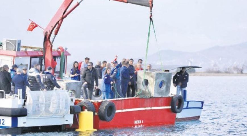 Aliağa Körfezi’ne yapay resimler