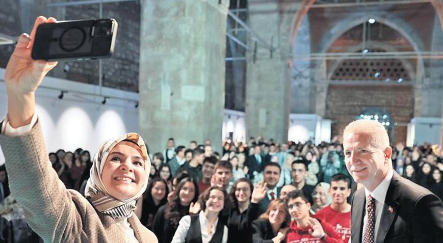 Şampiyonlara 3 bin TL burs