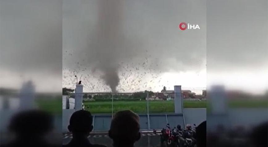 Korkutan görüntünün adresi Endonezya: Hortum ortalığı savaş alanına çevirdi