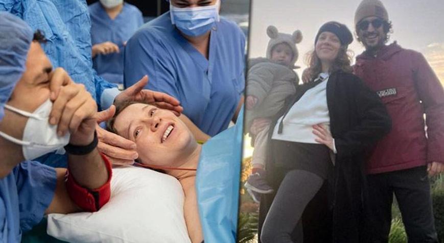 Zeynep gece yarısı uyanıp, kafayla bana dalıyor