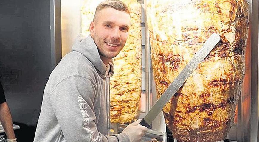 Servetini döner zinciriyle katladı
