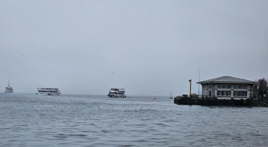 İstanbulda gemi ve hava trafiğine sis engeli İstanbulda gemi ve hava trafiğine sis engeli
