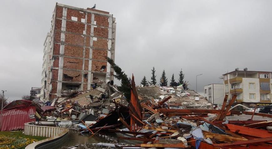 Zümrüt Apartmanı 37 kişiye mezar oldu İlk duruşmada şok savunma