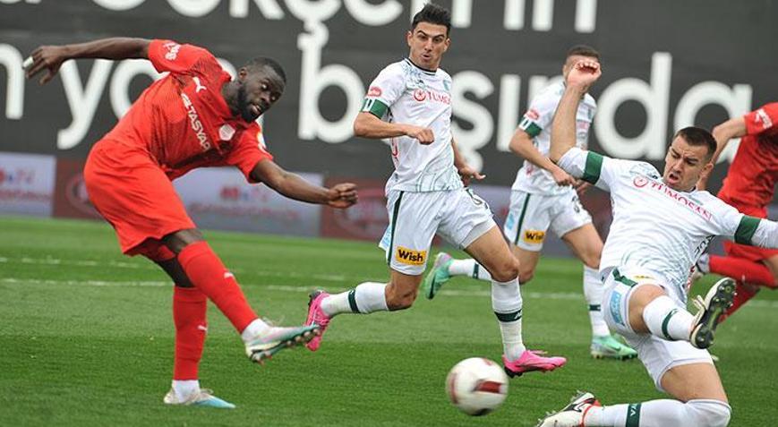 Konyaspor, Pendikspor deplasmanından 3 puanla ayrıldı