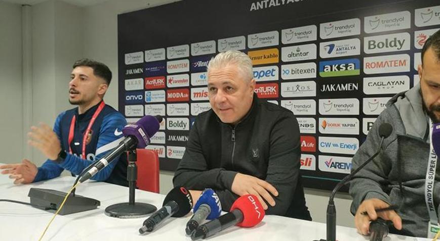 Marius Sumudicadan penaltı tepkisi Penaltı pozisyonu var