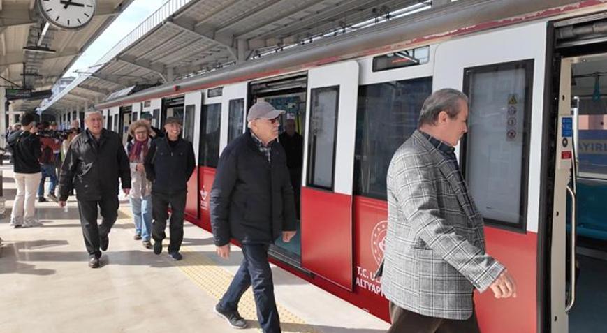 Sirkeci - Kazlıçeşme Raylı Sistem Hattına büyük ilgi Bakan Uraloğlu rakamlarla açıkladı