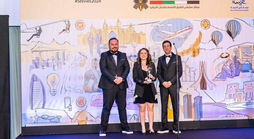 Troy Apple Premium Partner’ın helikopterli iPhone 15 lansmanına Stevie® Ödülü