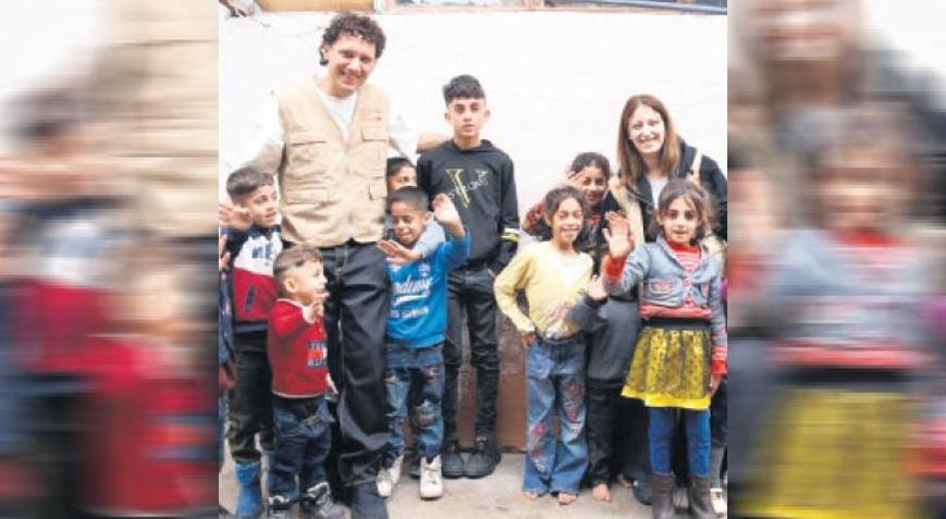 Depremzedelere ziyaret