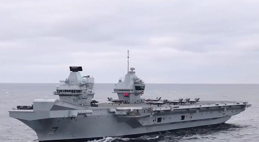 İngiliz Kraliyet Donanması için bir utanç daha: Uçak gemisinde yangın çıktı