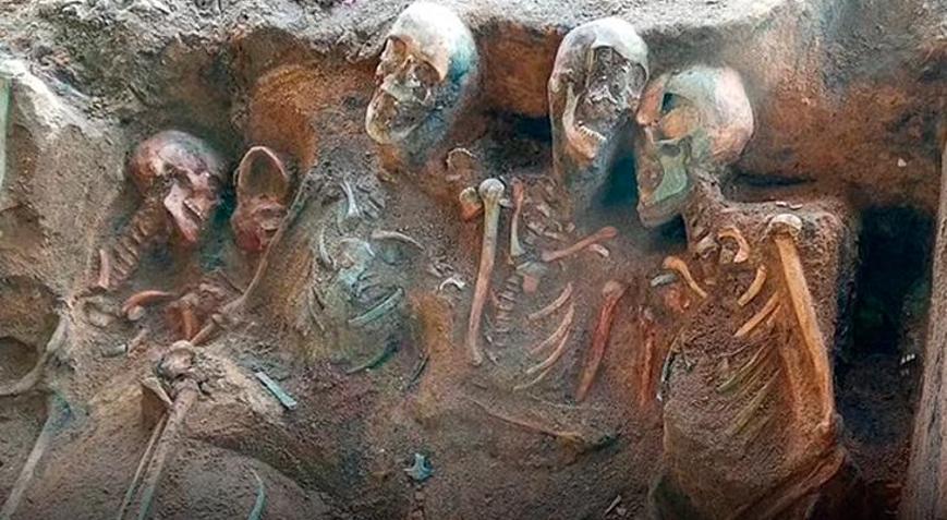 Avrupanın göbeğinde toplu mezar Dünyanın konuştuğu kare, kadın ve çocukları gömdüler
